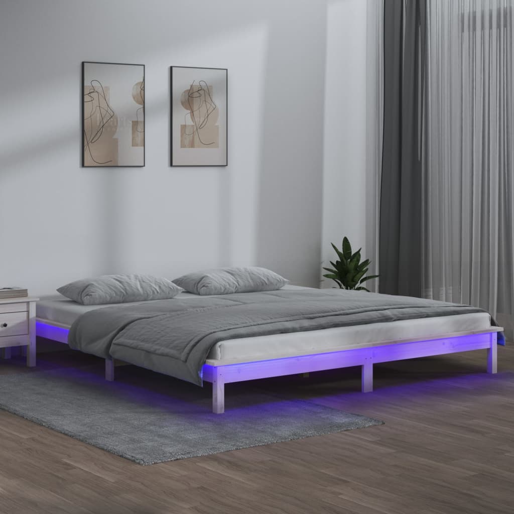 vidaXL kétszemélyes tömör fa LED-es ágykeret 135 x 190 cm